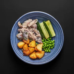 Сельдь Матиас с горошком и картофелем мини